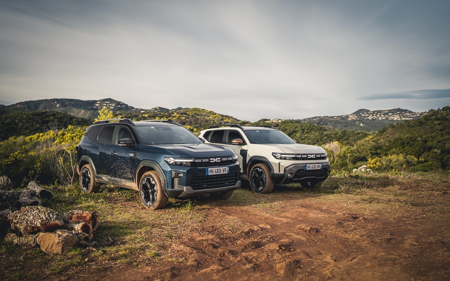 Essai Duster et Bigster Hybrid-G 150 4×4 : un nouveau moteur inédit, une transmission innovante et deux caractères différents !